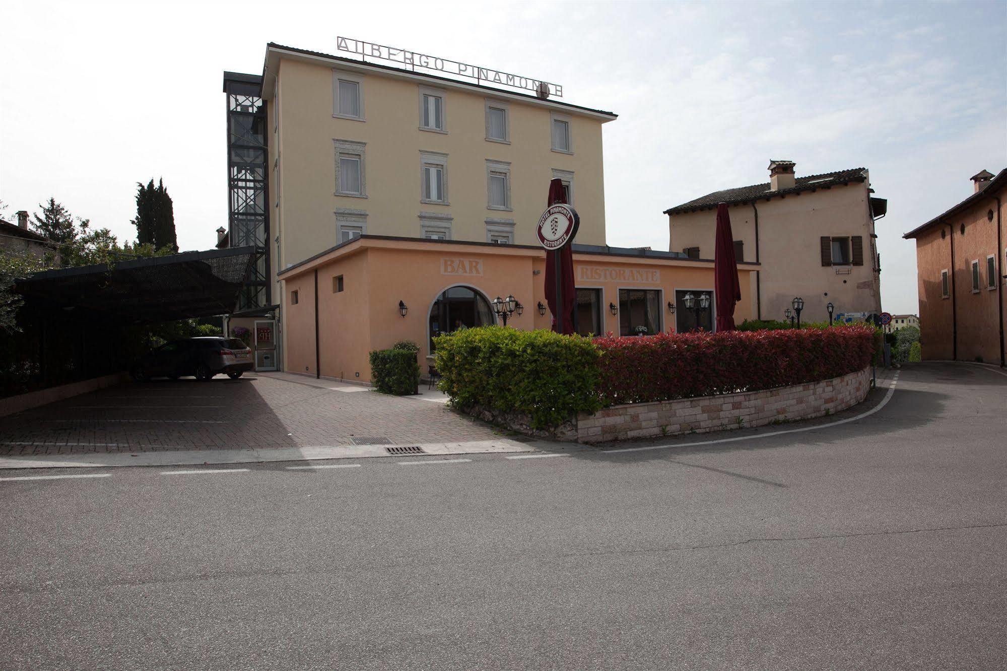קוסטרמנו Hotel Pinamonte מראה חיצוני תמונה