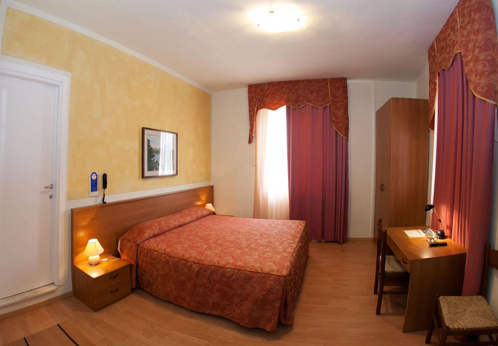 קוסטרמנו Hotel Pinamonte מראה חיצוני תמונה
