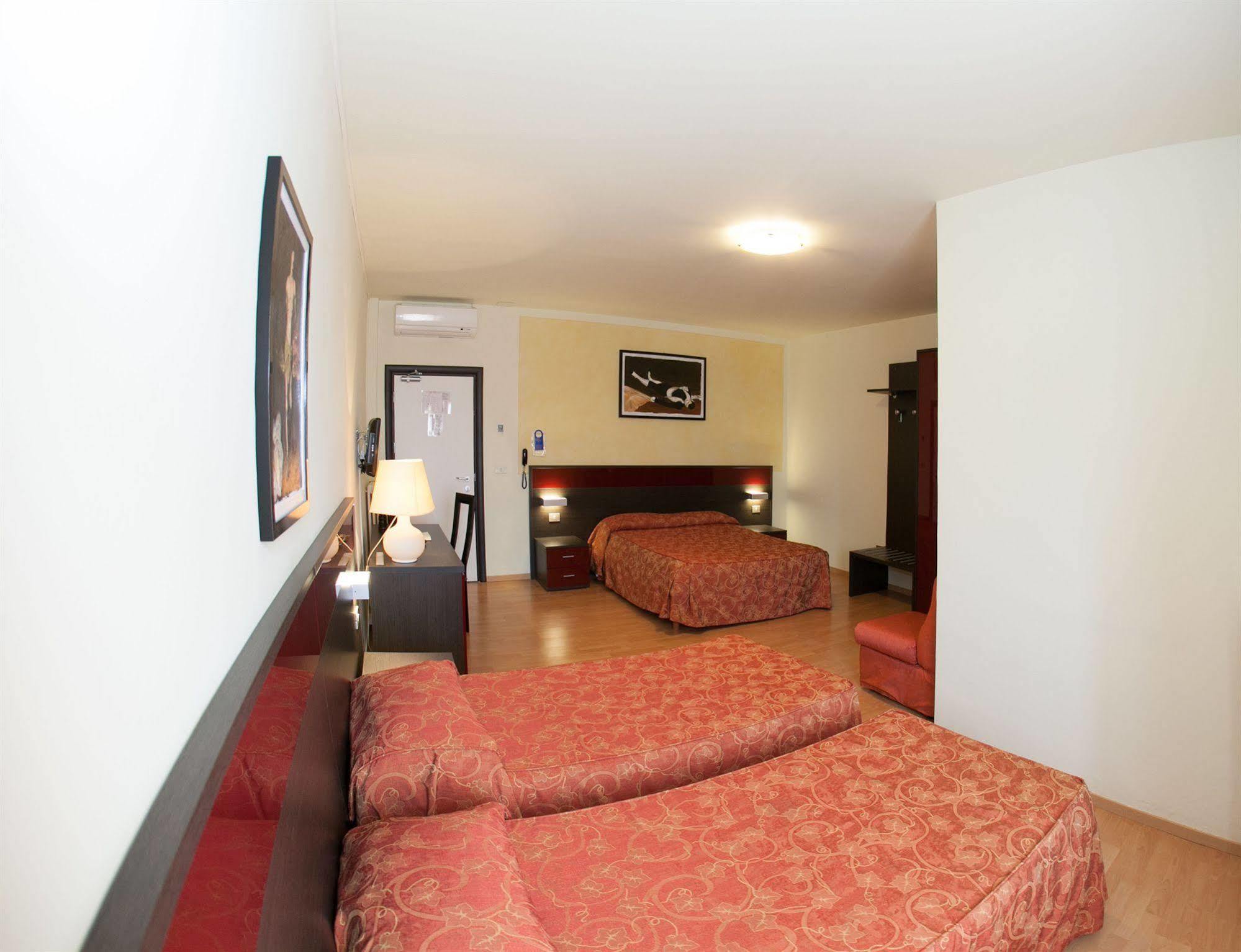 קוסטרמנו Hotel Pinamonte מראה חיצוני תמונה