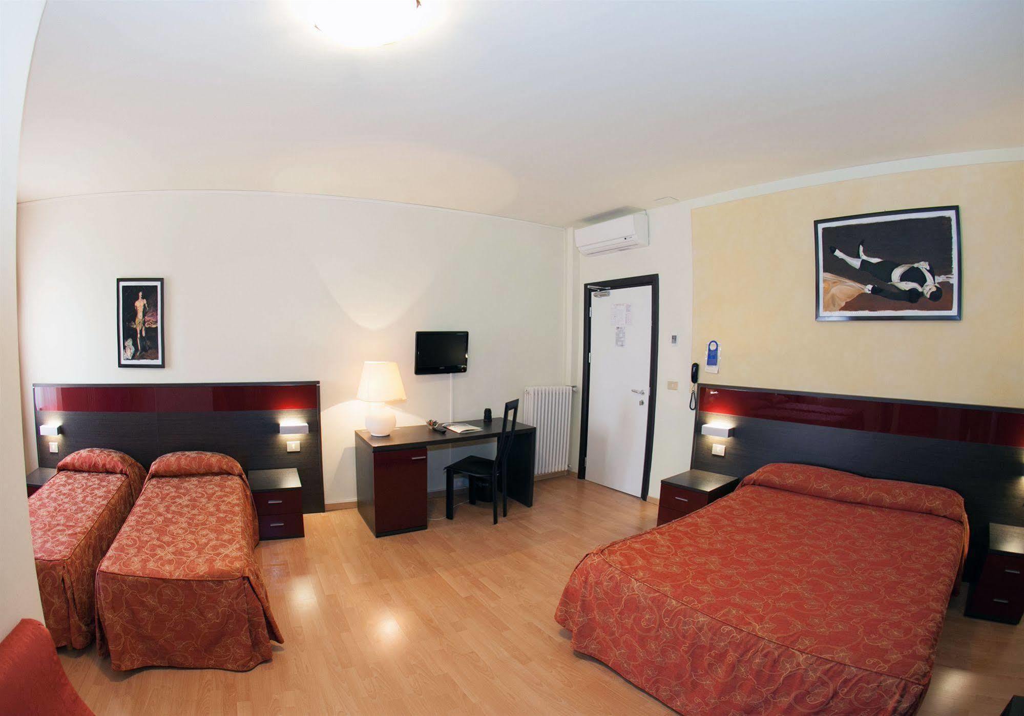 קוסטרמנו Hotel Pinamonte מראה חיצוני תמונה