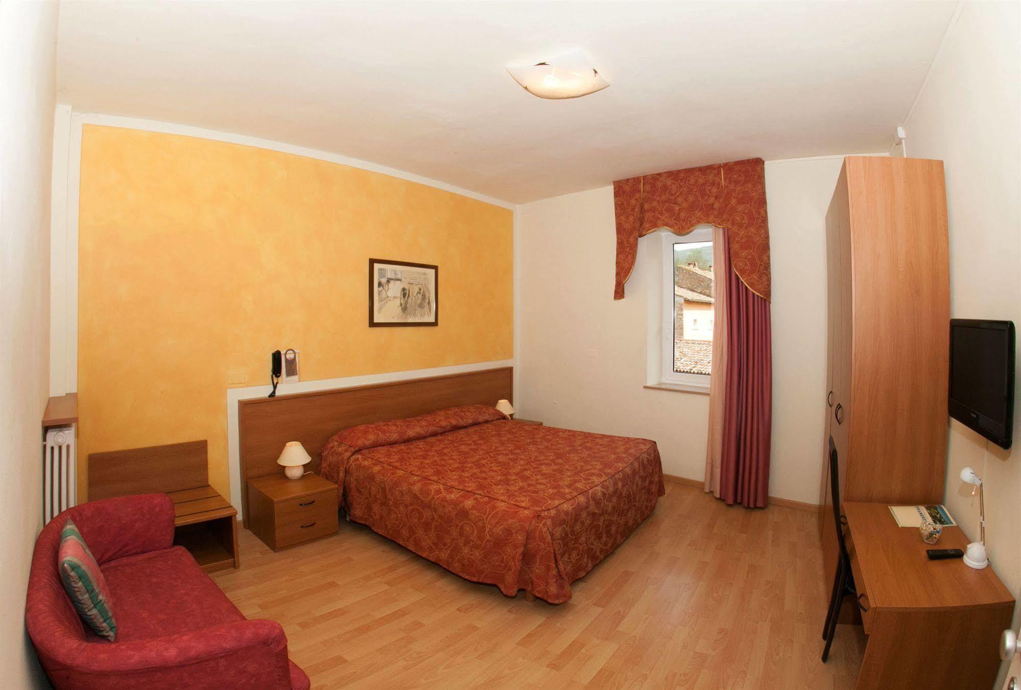 קוסטרמנו Hotel Pinamonte מראה חיצוני תמונה